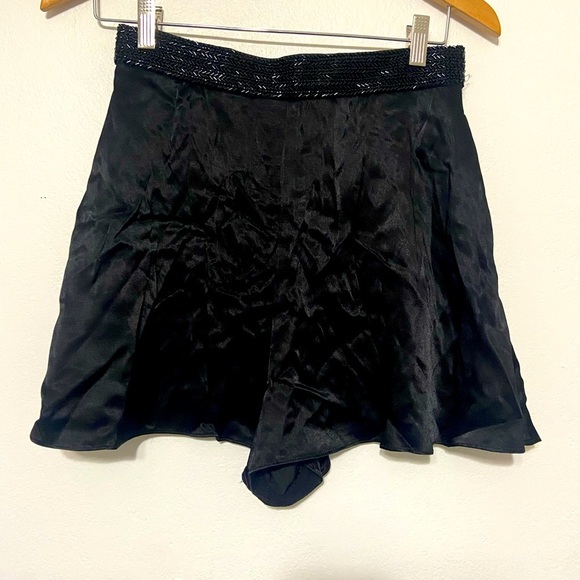 DO+BE women's medium satin beaded waist flowy dress shorts NWT
